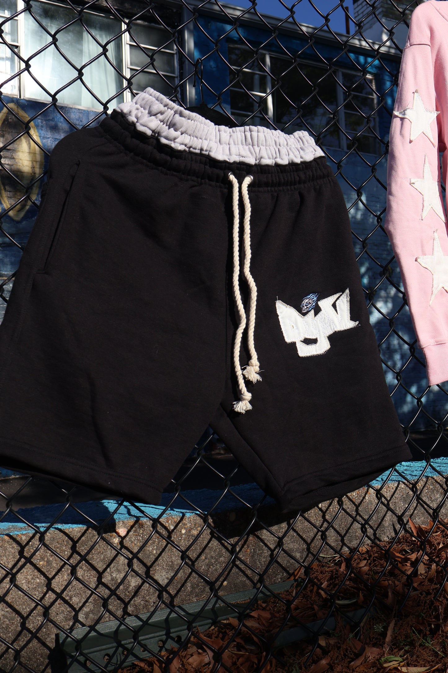 DYV SHORTS - BLACK