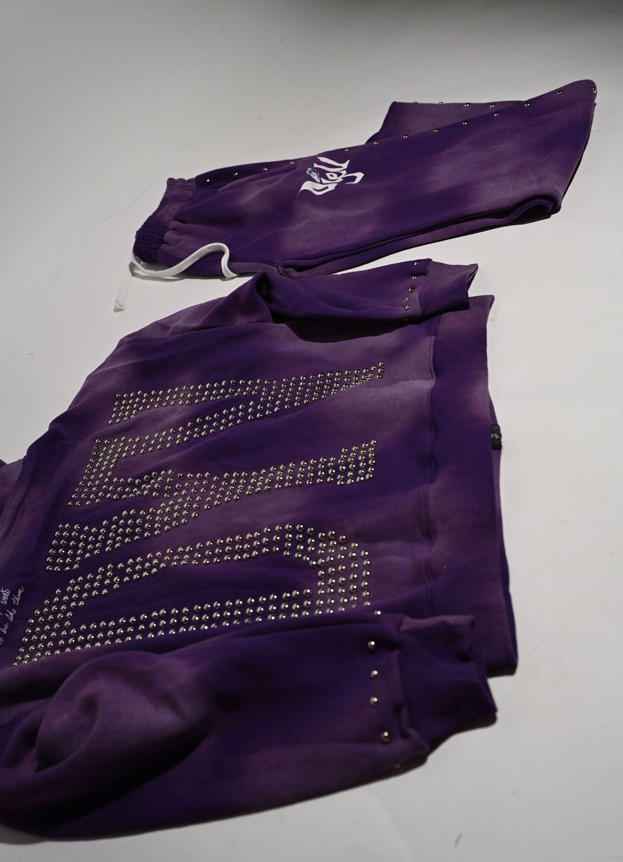 DYV STUD SWEATPANTS - PURPLE