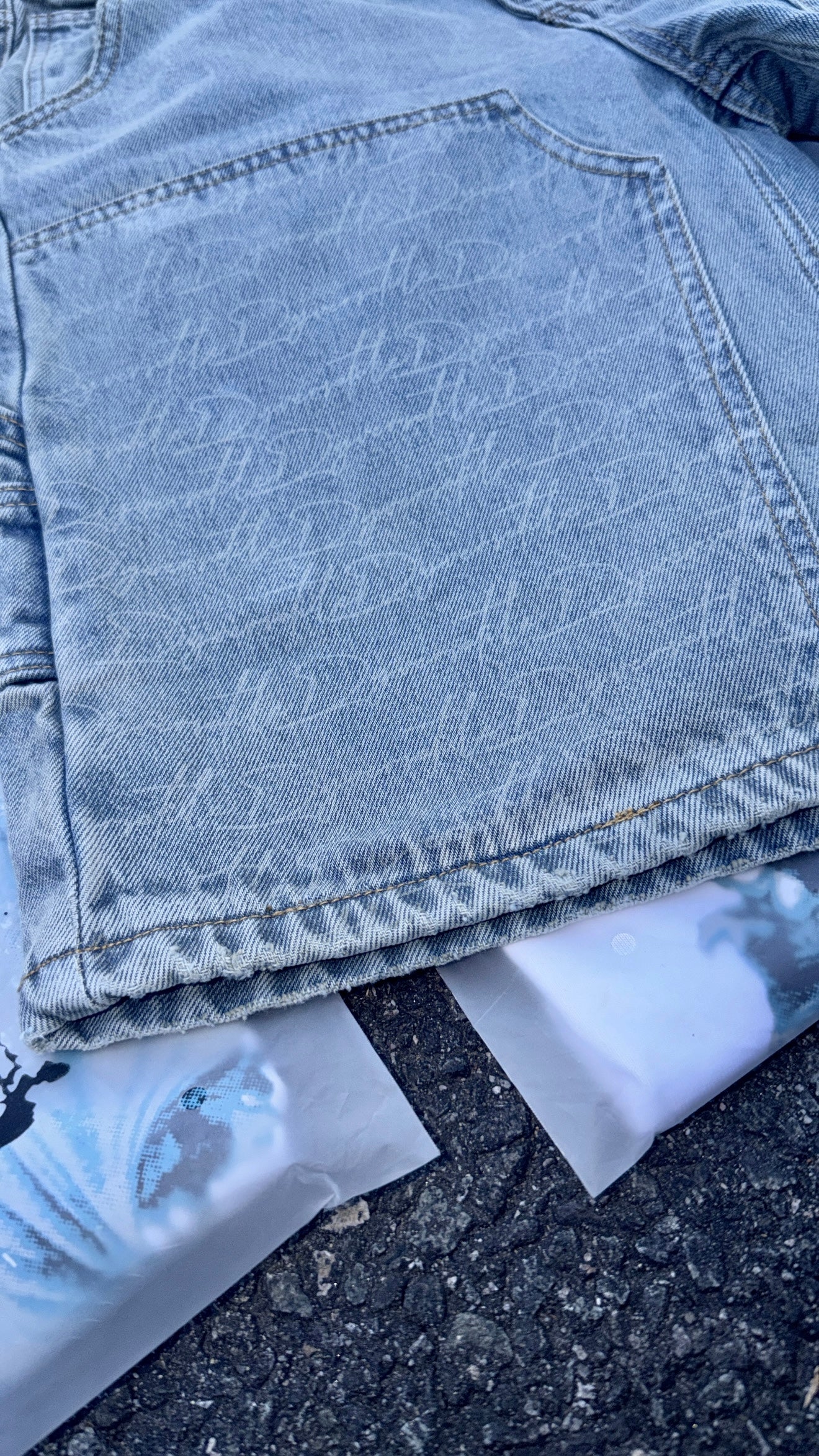 DYV DENIM SHORTS - LIGHT WASH