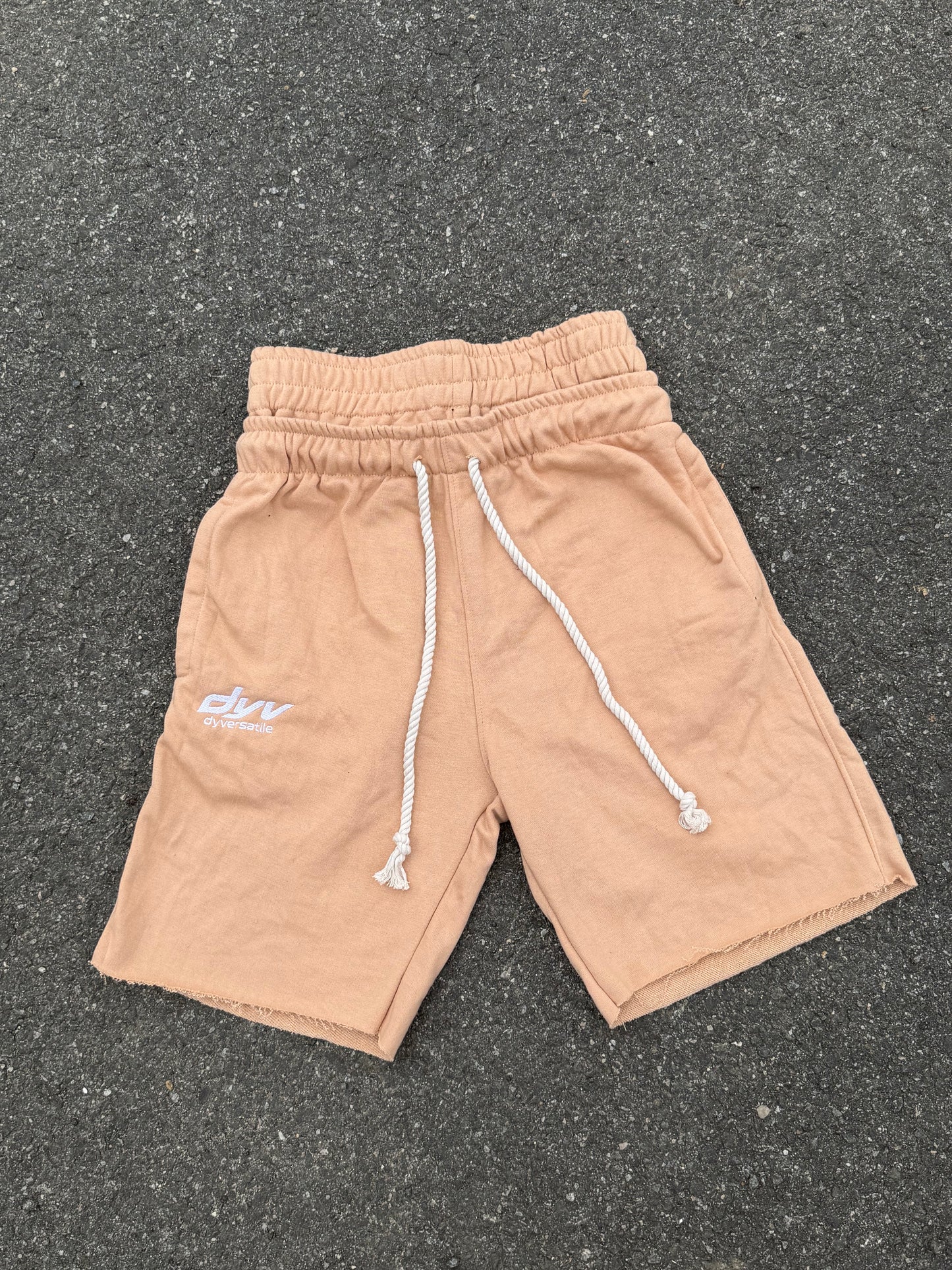 DYV SHORTS - TAN